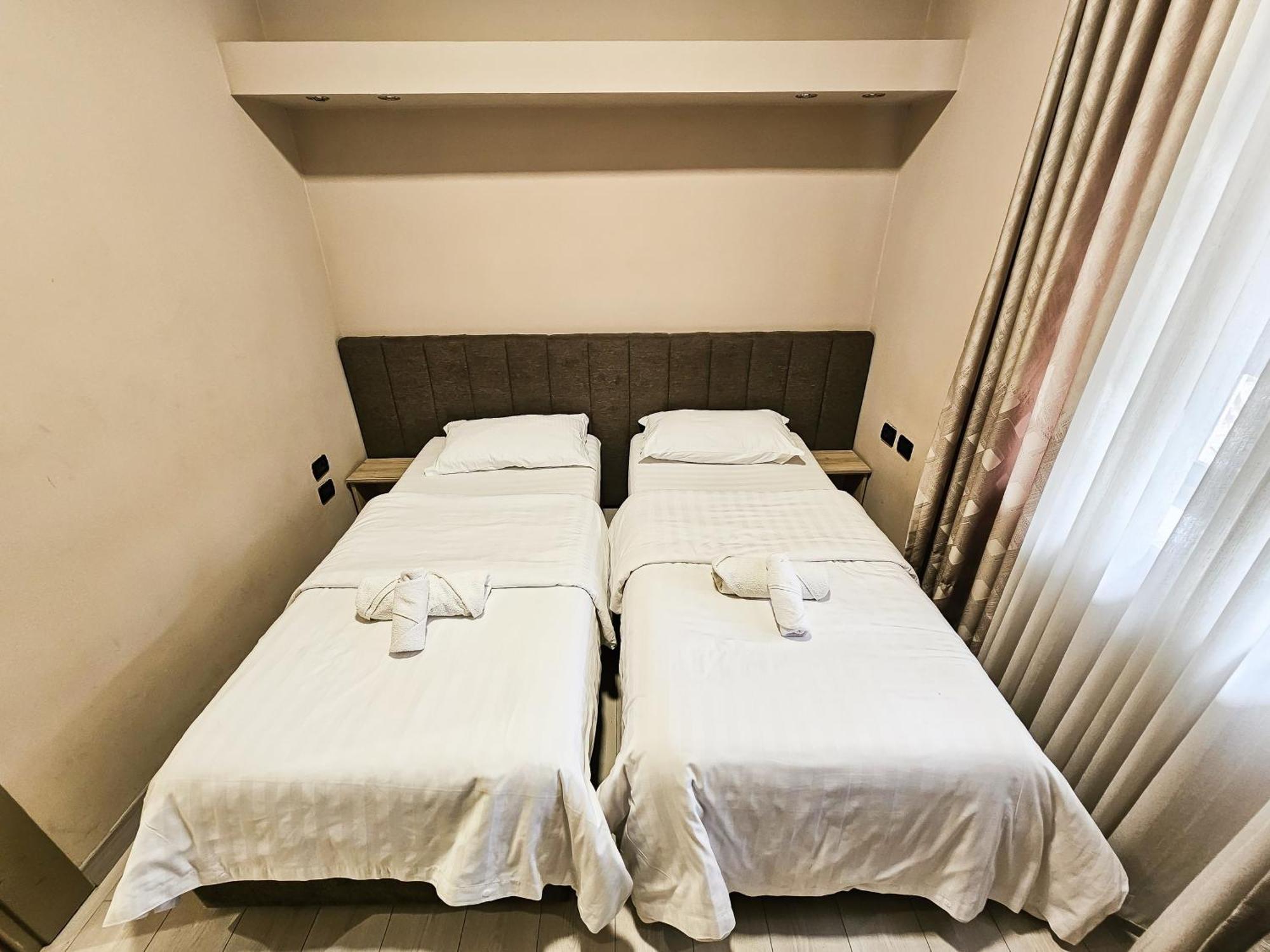 Sunflower Twin Room Tiran Dış mekan fotoğraf
