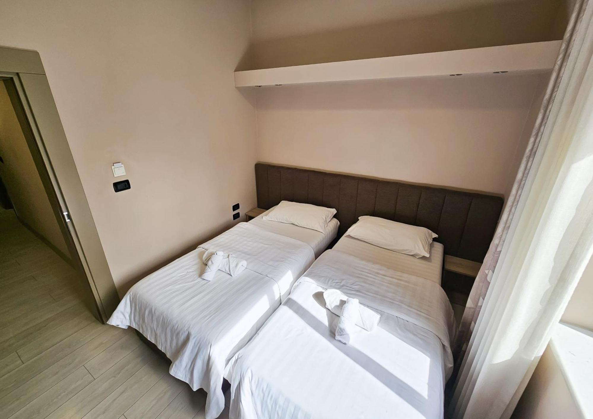 Sunflower Twin Room Tiran Dış mekan fotoğraf